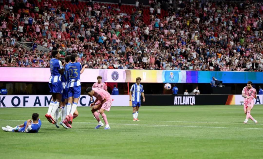 Messi nin FIFA yı bile takmadı! Kuralı gözüne kırpmadan çiğnedi ve yine de ceza almadı 1
