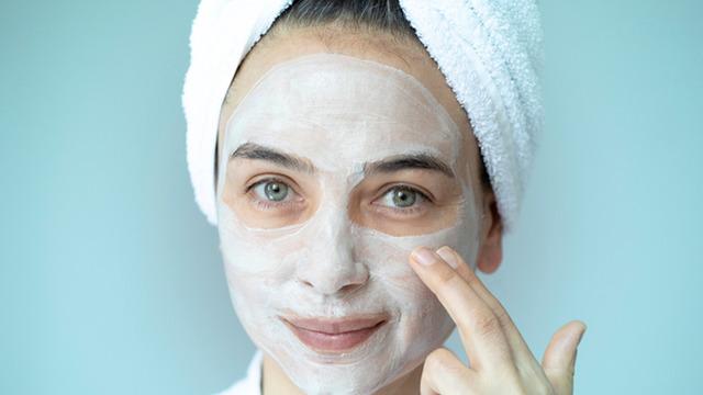 3 cilt bakım kürü tarifi: Evde doğal ve etkili çözümler! Cilt bakım maskesi tarifleri...