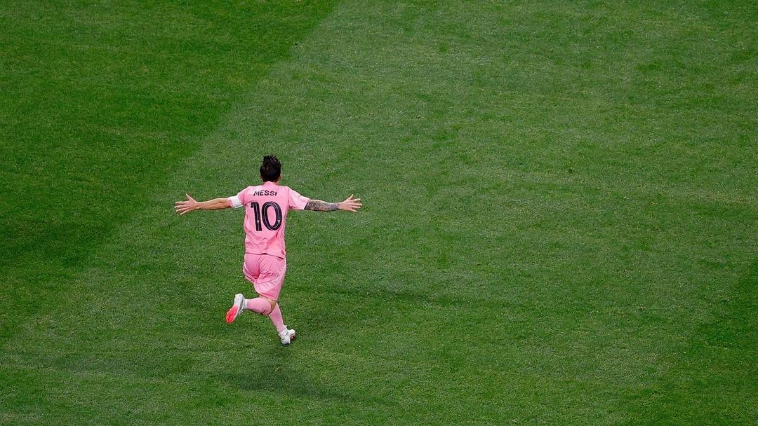 Messi nin FIFA yı bile takmadı! Kuralı gözüne kırpmadan çiğnedi ve yine de ceza almadı 3
