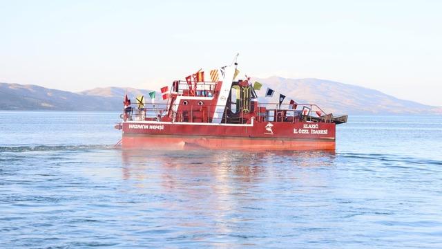 Hazar Gölü temizliği için ilk adım atıldı: Hazar’ın Nefesi hizmete girdi