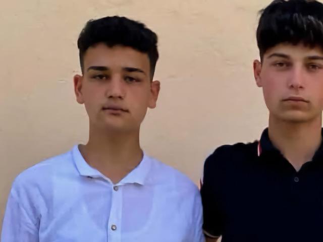 Denize giren iki kardeşten biri hayatını kaybetti