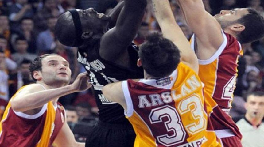 Dev derbide 'Aslan' k&uuml;kredi!