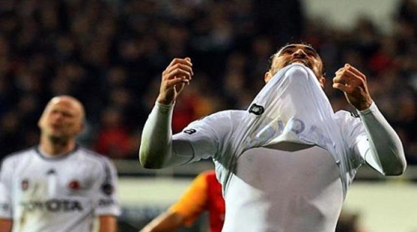 Beşiktaş'a derbi &ouml;ncesi şok!