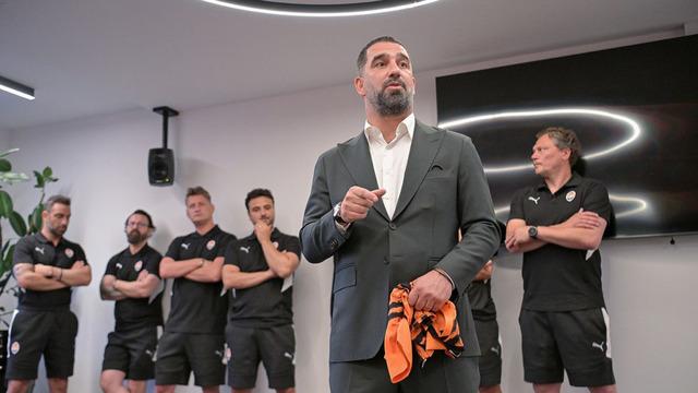 Arda Turan'ın Shakhtar mesaisi başladı! İlk toplantısı gündem oldu... ''Bir daha Kiev Şampiyonluğu görmek istemiyorum''