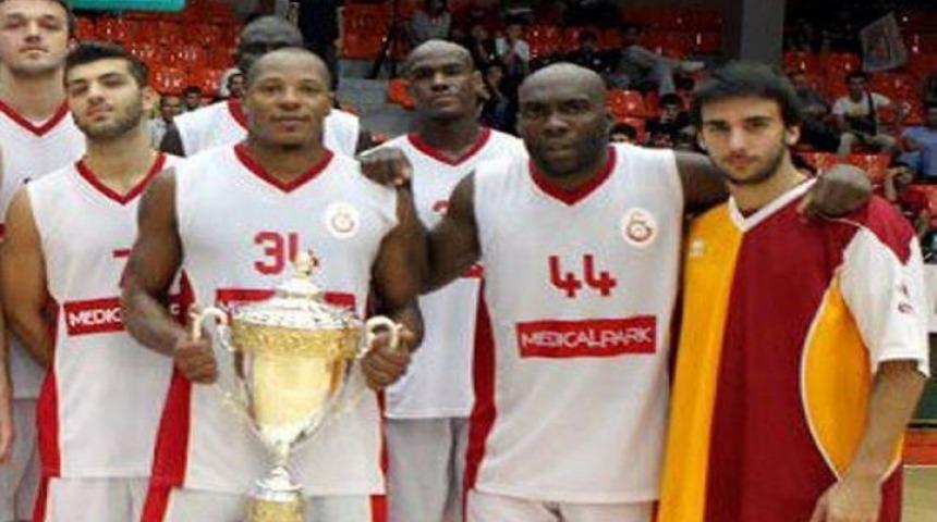 G.Saray'ın yeni transferi 3 hafta yok!