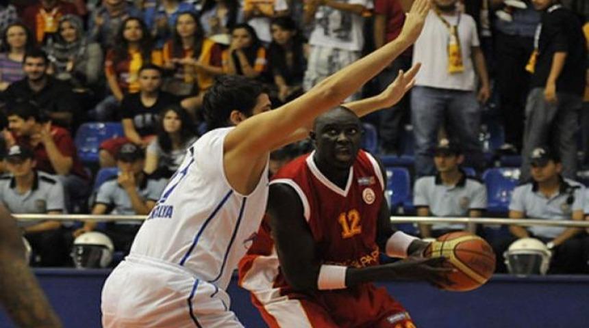 G.Saray 36 sayı farkla başladı!