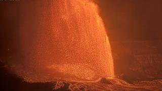 En korkutucu yanardağ yine patladı! Lavlar gökyüzüne fışkırdı! Uzmanlar uyarıyor...