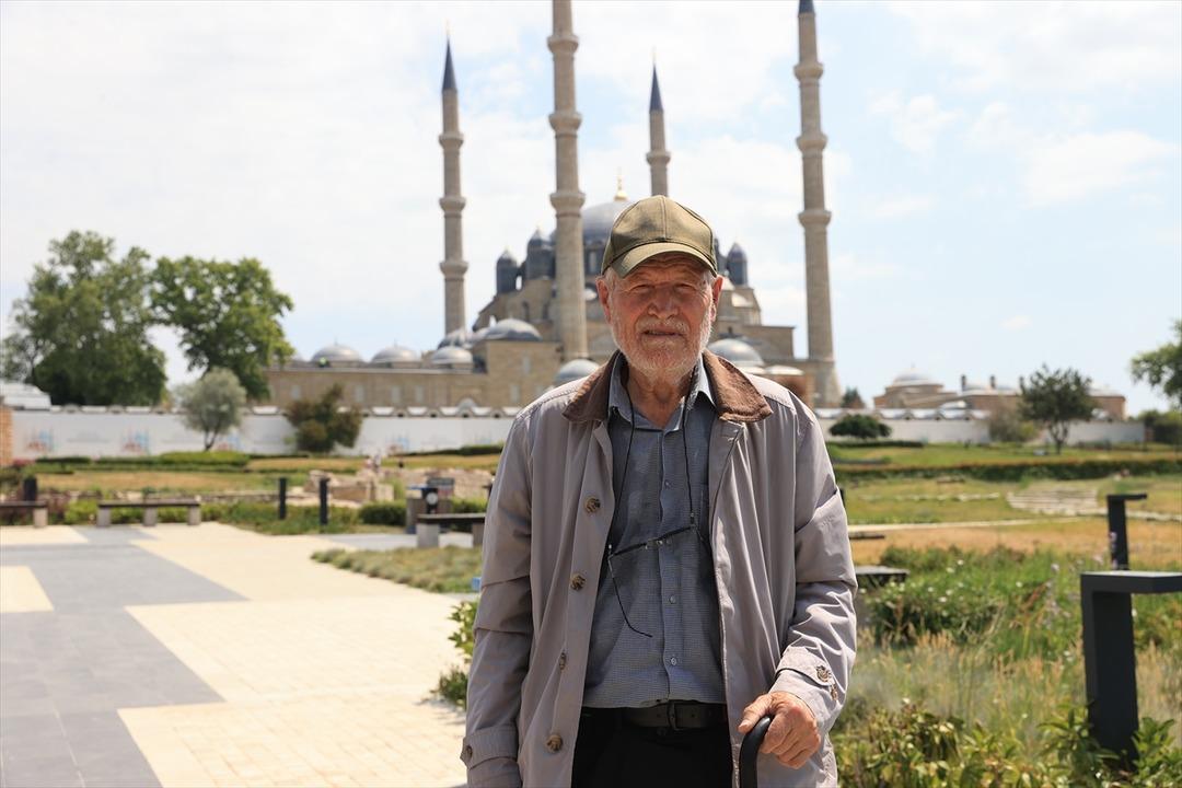 YKS nin en yaşlı adayı, "filozof hurdacı" 8. kez üniversite sınavına girdi! 81 yaşındaki "en yaşlı" aday: "Hedefimin peşinden koşacağım" 6