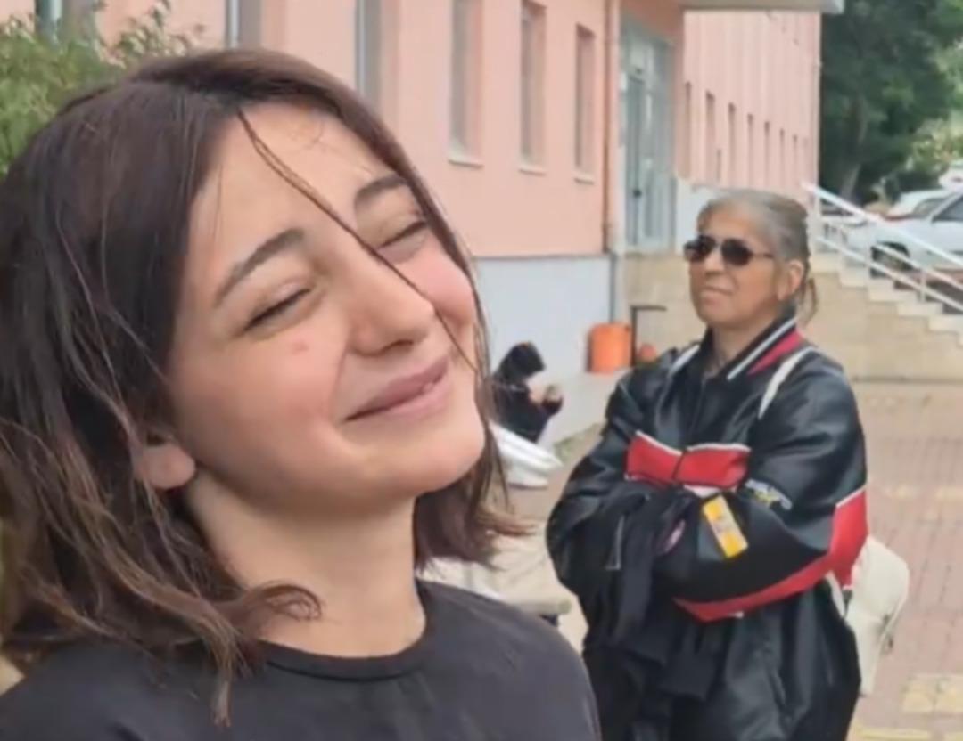 YKS de yine aynı manzara! Koşarak geldiler... Kimi hüngür hüngür ağladı, kiminin rahatlığı şaşırttı 7