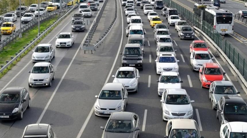 Şerit ihlali hataya neden oldu: 4 yaralı