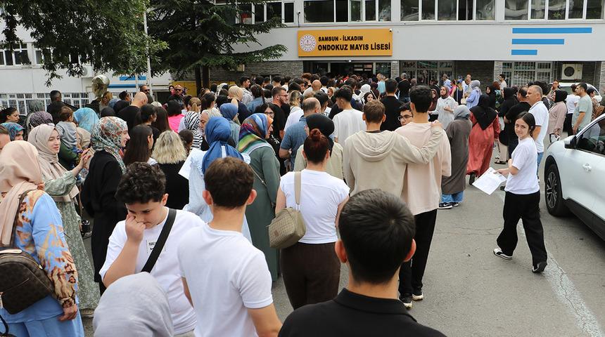 YKS'de '19 Mayıs' karışıklığı... Yanlış okula gittiler: 112'den yardım istediler! Polis ekipleri seferber oldu: "Abi lütfen beni de alın, beni sınava yetiştirin" 