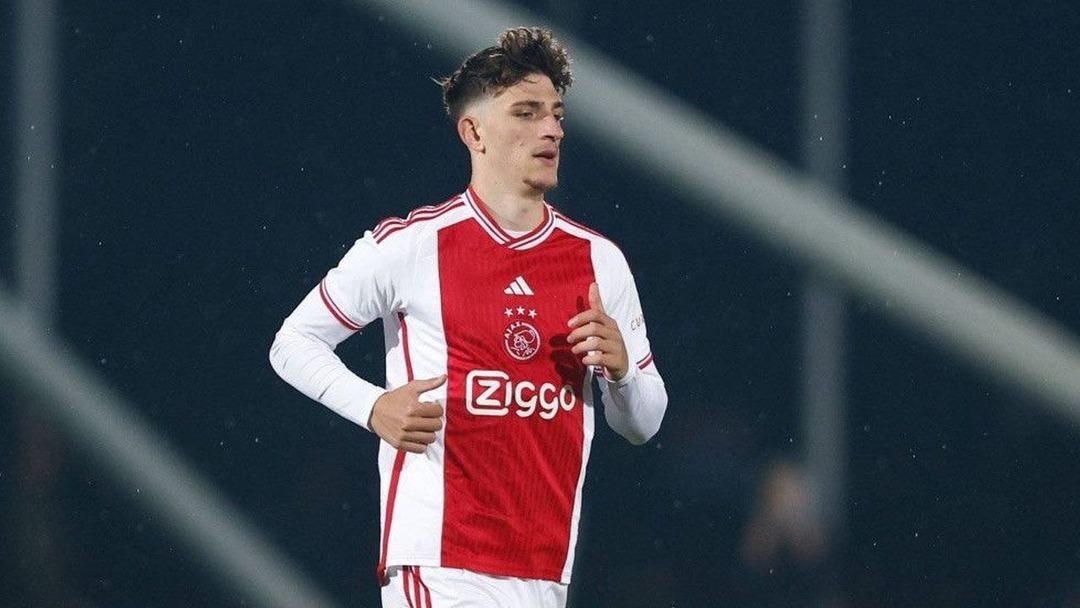 Galatasaray Ajax ın milli stoperi Ahmetcan Kaplan a kanca attı! 2