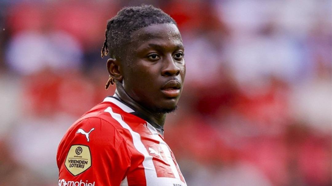 Fenerbahçe den 30 milyon euroluk transfer operasyonu! Hollanda basını Johan Bakayoko yu sarı lacivertlilere yazdı... 2