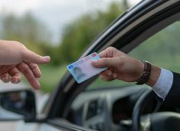 Ehliyet sahipleri dikkat: Son gün yaklaşıyor! Yapmayanın cebi yanacak