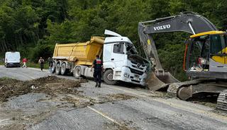 Kastamonu'da hafriyat kamyonu devrildi! Sürücü hayatını kaybetti
