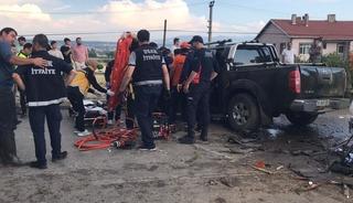 İki araç kafa kafaya çarpıştı: 1 ölü 1 yaralı