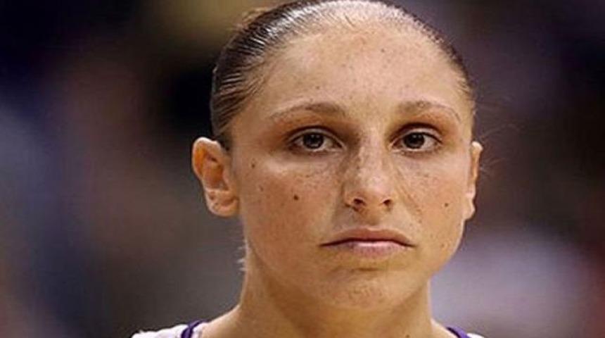 Taurasi d&ouml;nm&uuml;yor!