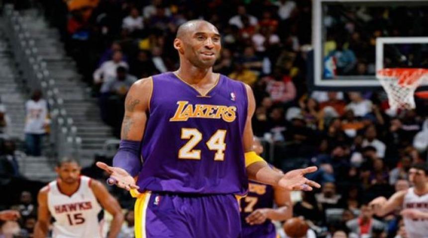 Kobe Bryant tarihe ge&ccedil;ti!