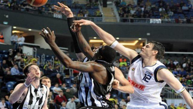 Kartal, Fener'i dağıttı!