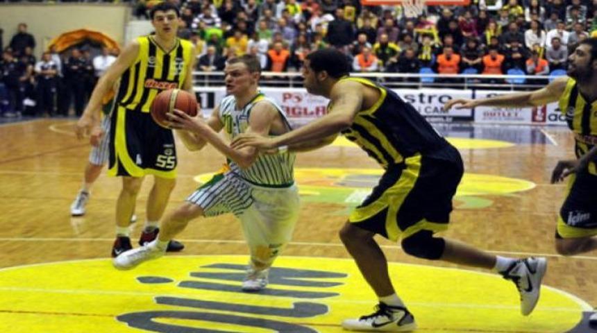 Fener yeniden lider!