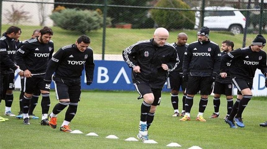 Kartal'a derbi &ouml;ncesi şok!