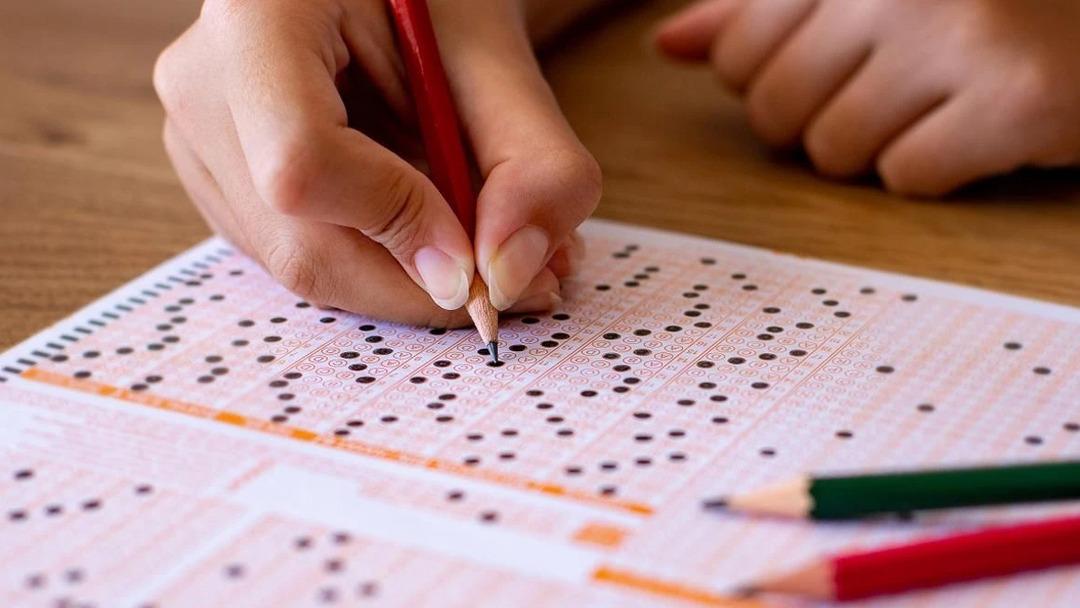 SON DAKİKA: YKS maratonunda ikinci gün! AYT oturumu sona erdi... Öğrenci ve velilerin gözü cevap anahtarlarına çevrildi 3