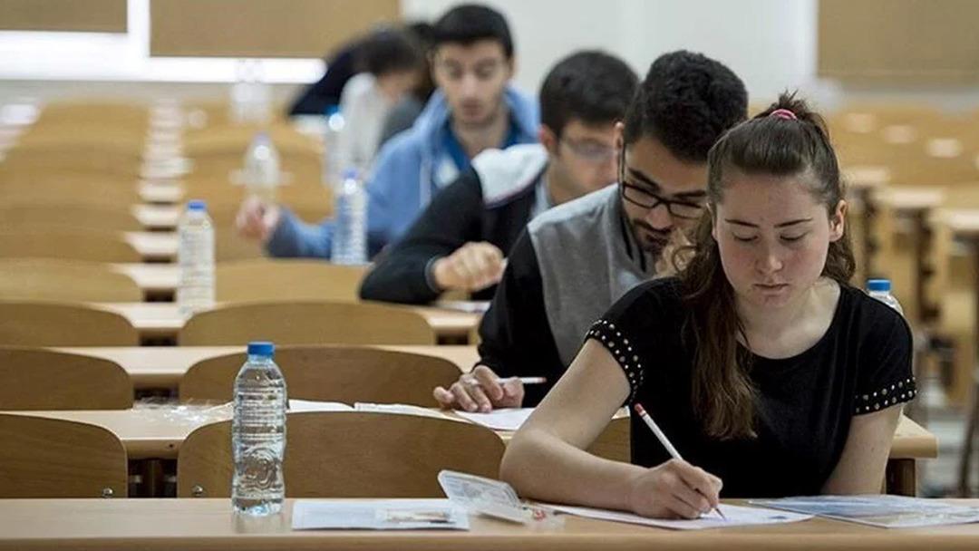 SON DAKİKA: YKS maratonunda ikinci gün! AYT oturumu sona erdi... Öğrenci ve velilerin gözü cevap anahtarlarına çevrildi 4