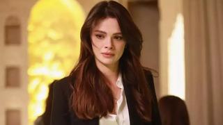 Sinem Ünsal Yunanistan'da tatilde! Sevgilisinin aşk paylaşımı dikkat çekti