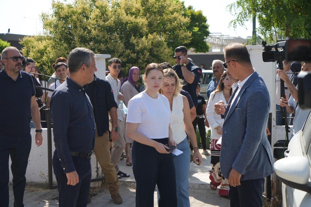 OZGUR-OZEL-NEHIR-ZEYREKI-YINE-YALNIZ-B_777977_229953
