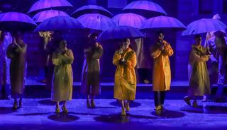 Samsun Kültür Yolu Festivali'nde Türkiye'de bir ilk: "Singin'in the Rain" sahnelendi, sahnede yağmur yağdırıldı