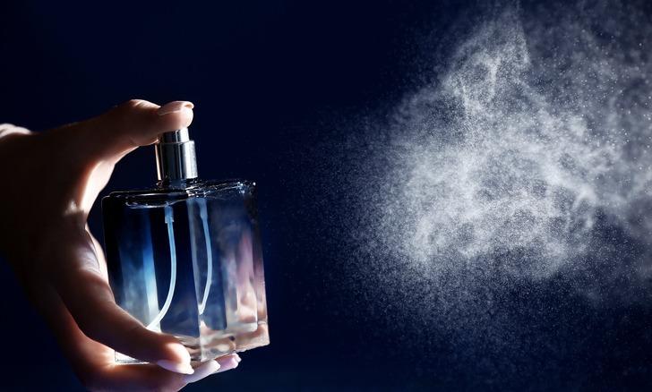 Parfüm kişiliğin kokusudur, kişiliği somutlaştırır! Nasıl parfümler tercih edersin??