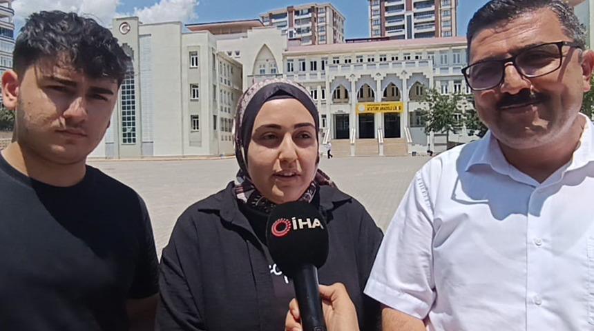 6 üniversite bitiren baba, kızıyla aynı sınıfta, oğluyla aynı okulda sınava girdi