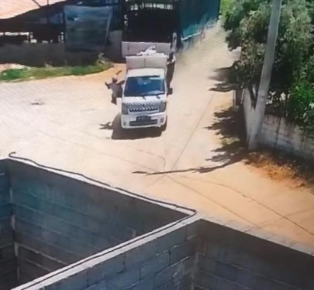 Çöp aracından düşen belediye işçisi hayatını kaybetti 1