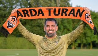 Arda Turan'dan Shakhtar Donetsk'e yeni kural! "Beşiktaş kelimesini kullanmalarını yasakladım"