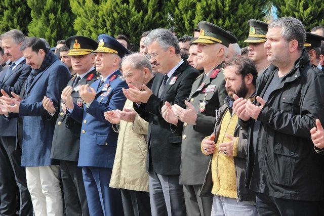 Kazada şehit olan asker son yolculuğuna uğurlandı