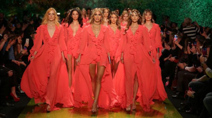 Çağla Şıkel podyuma çıktı izleyiciler o anı kaçırmadı G2