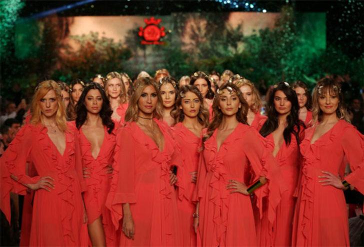 Çağla Şıkel podyuma çıktı izleyiciler o anı kaçırmadı G4