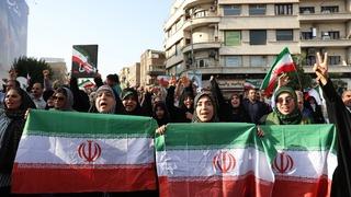 İran’da ABD’nin saldırıları protesto edildi: Teslimiyet yok, ABD ile savaş