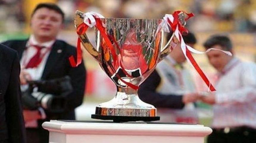 Beşiktaş kupayı iade etmemiş!