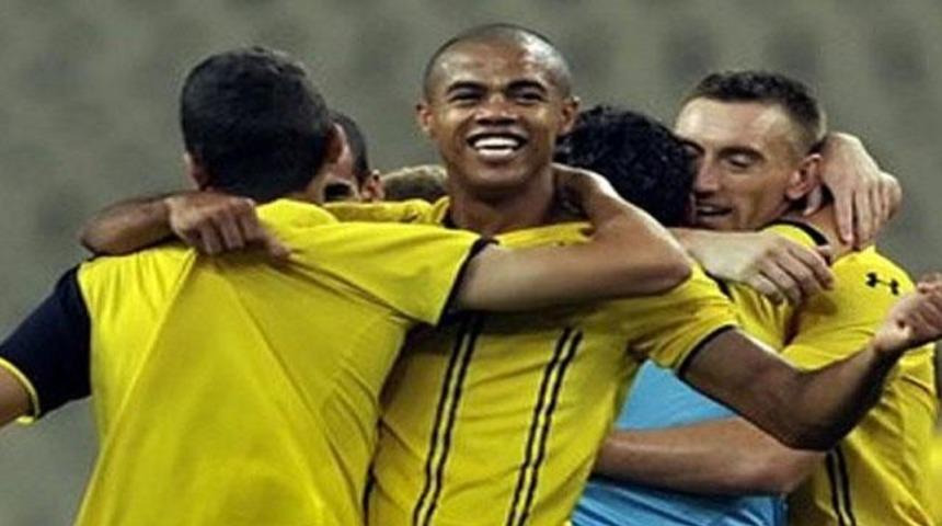 Kartal'ın rakibi İstanbul'dan &ccedil;ekiniyor!