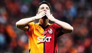 Galatasaray taraftarının sevgilisiydi! Şampiyonluğun ardından futbolu bıraktığını açıkladı