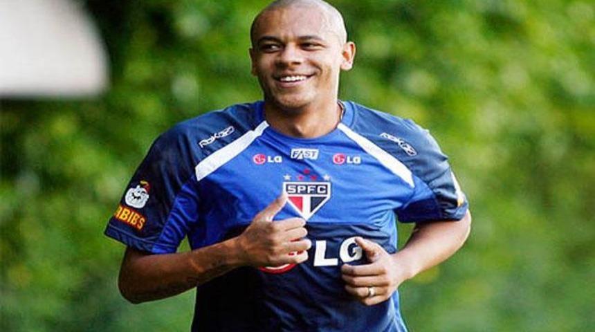 Kartal'a Brezilyalı stoper!