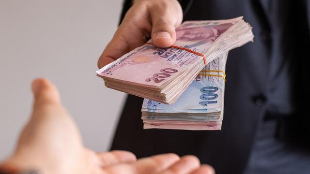 'Yıllık izin yerine para' ihtimaline uzman isimden net yanıt! 'İşvereni de işçiyi de bağlar'