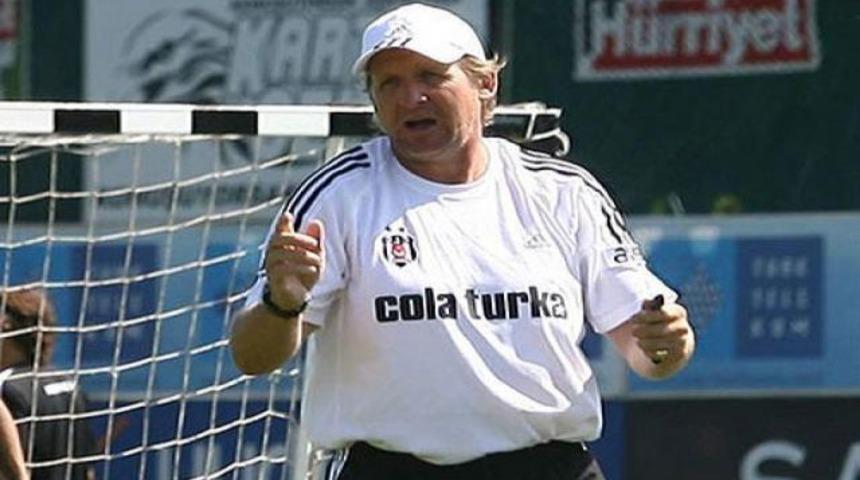 Schuster, bavulunu mu topluyor!