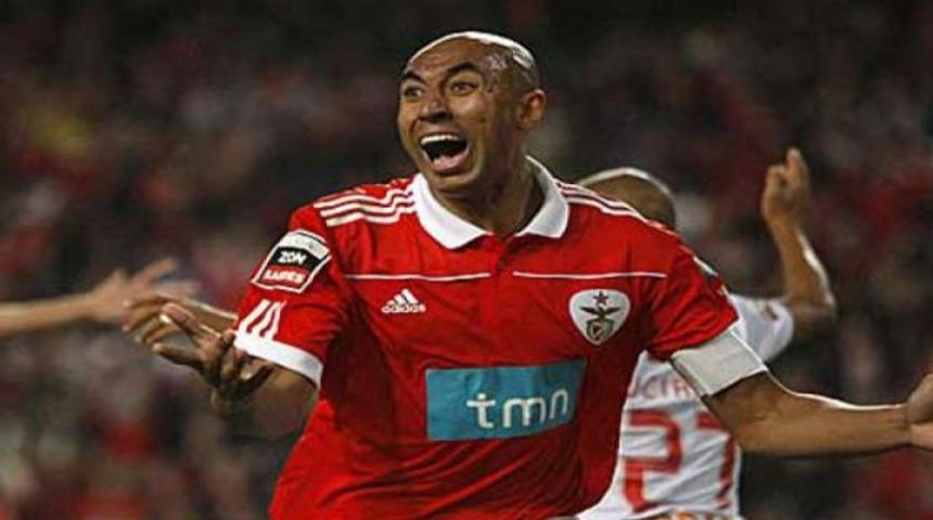 Ferrari gidiyor, O geliyor!