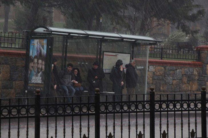 İstanbul'u yağış ve fırtına vurdu G5