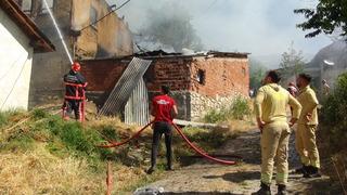 Sakarya'da yangın! Ev, ahır ve samanlık zarar gördü