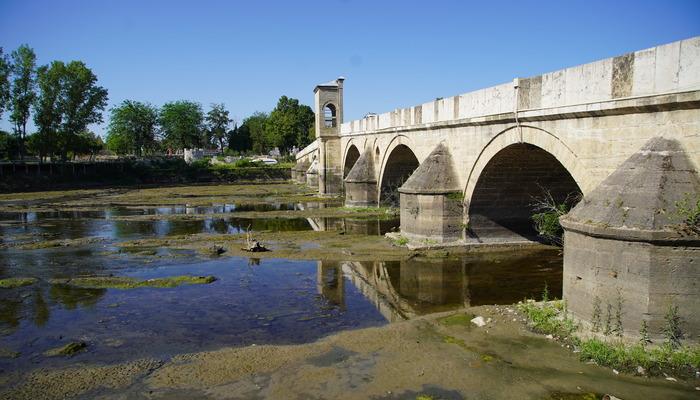 20439086-700x400 Korkutan manzara! Tunca Nehri'nin su akışı durma noktasına geldi