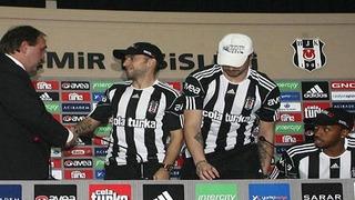 Mesajlı imza töreni...