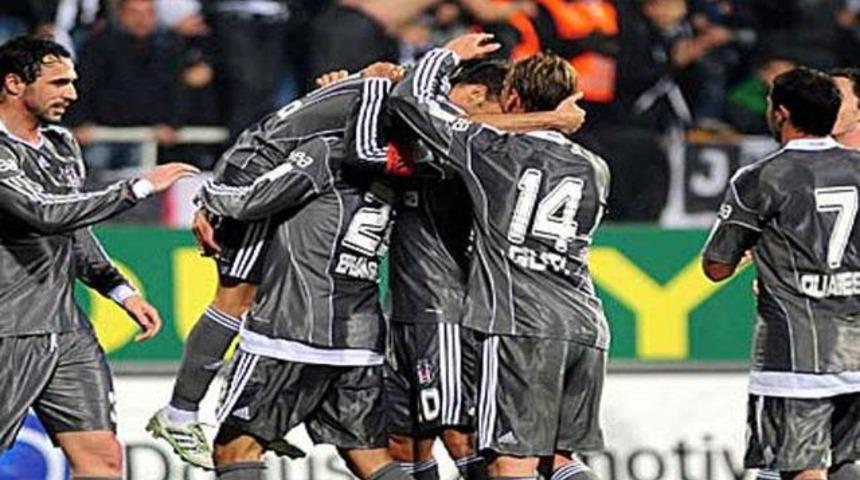 FIFA ve UEFA, Kartal'ı &ouml;rnek g&ouml;sterdi!